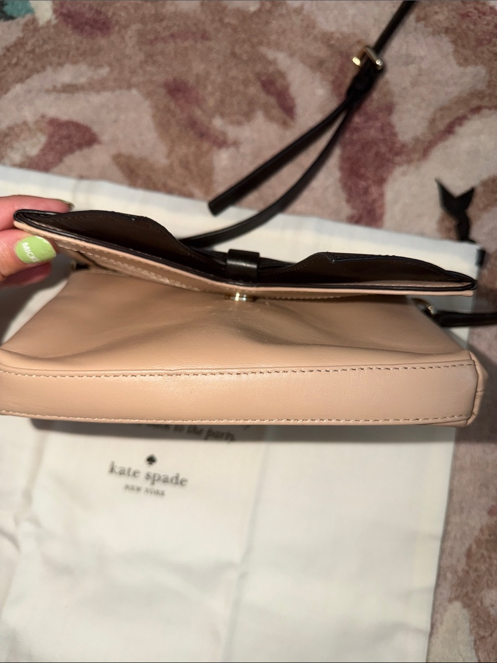 Kate Spade New York Hanover Street Aster Bow Crossbody - Picture 3 of 11